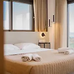 Hillside - Pnoe فيلة لايميناس