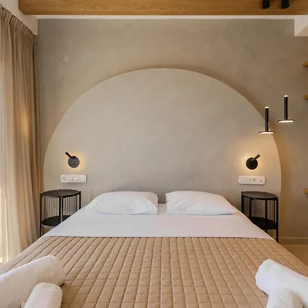 Hillside - Pnoe Willa Limenas (Thasos)