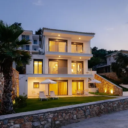 Hillside - Pnoe Willa *