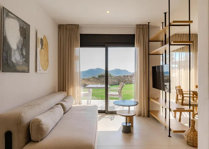 Hillside - Pnoe * Thassos